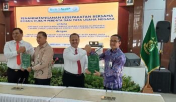 Kepala Bank Aceh dan kejari di setiap kabupaten kota saat penandatanganan Kerja Sama Bidang Hukum.