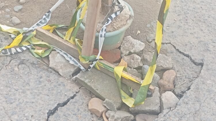 Pemasangan Kabel Optik di Blang Mangat Diduga Sebabkan Kecelakaan