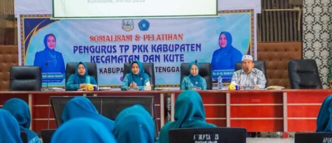 
					Pengurus TP-PKK Aceh Tenggara Sosialisasi dan Pelatihan Pemberdayaan Keluarga
