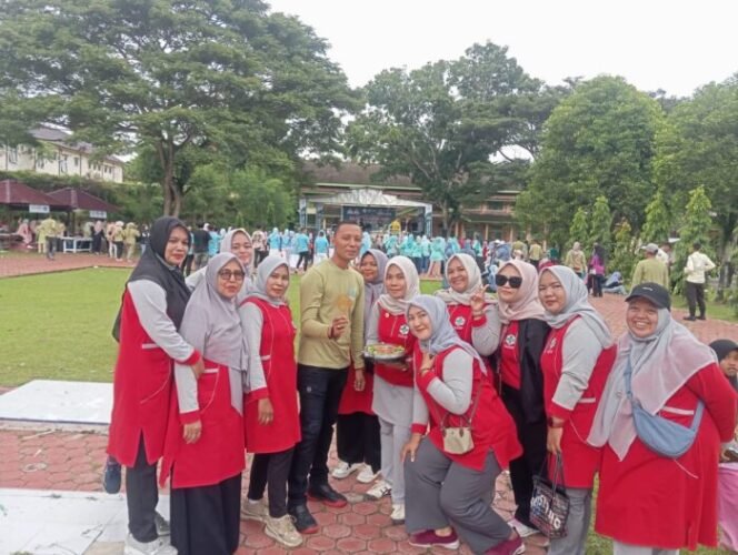 
					Kepala Puskesmas Geurudong Pase Rayakan Ulang Tahun di Tengah HKN