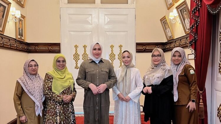 Perempuan Aceh dan Kekuatan Budaya: Menyebarkan Potensi Tanah Rencong ke Dunia