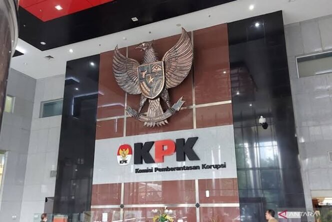 
					BREAKING NEWS: Gubernur Riau Terjaring OTT KPK, Kadis PUPR Ikut Diamankan