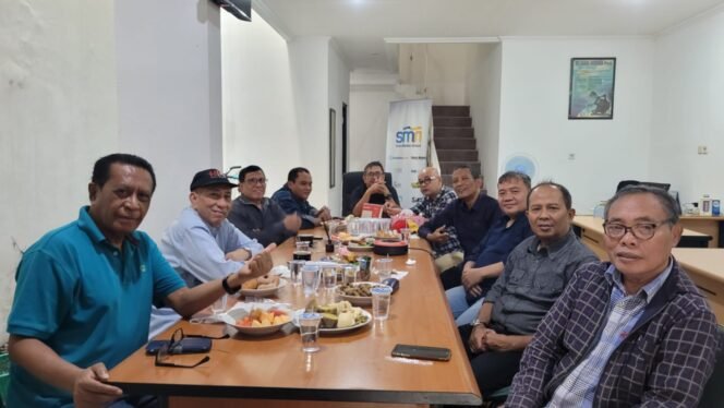 
					FWK : Pejabat Jangan Antikritik, Pers Selalu Hadir Untuk Kepentingan Publik