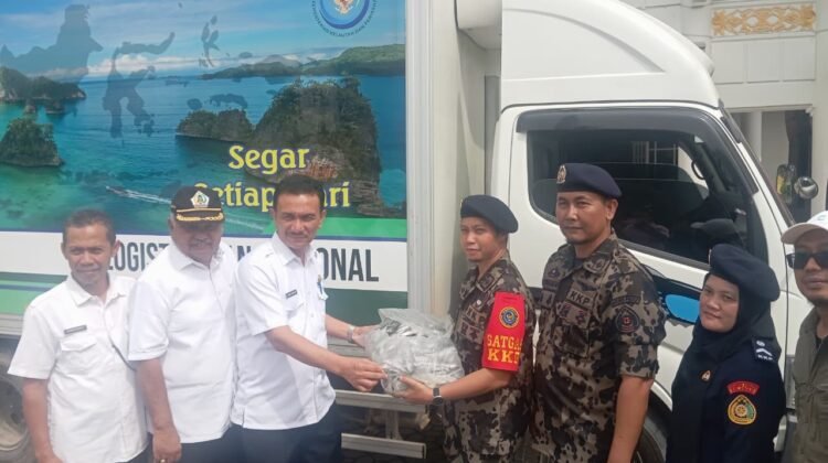 Satgas KKP Belawan Salurkan 7 Ton Ikan Segar untuk Warga Aceh Utara
