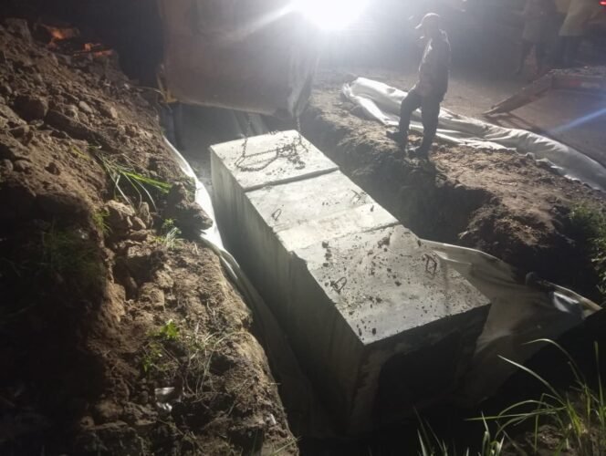 
					Pembangunan Jalan Dusun Buket, Gampong Mesjid Punteut: Tiga Hari Tanpa Papan Nama, Siapa yang Mengerjakan?