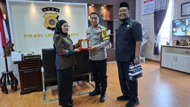 
					Ketua DPRK Aceh Tengah Fitriana Mugie Apresiasi Kapolres Lhokseumawe atas Bantuan Kemanusiaan Pasca Banjir