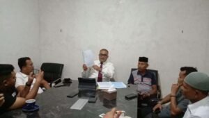 Safaruddin, Kuasa hukum anggota DPR RI, asal Aceh, T.A. Khalid, memberikan klarifikasi terkait tudingan bahwa Klaennya telah menjual tanah negara.