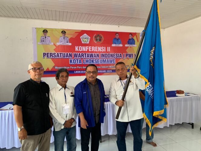 
					Sayuti Achmad Kembali Pimpin PWI Lhokseumawe Secara Aklamasi