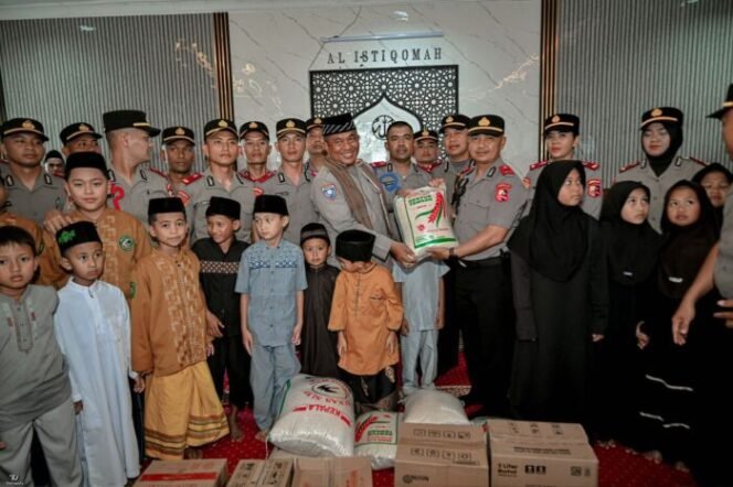 
					Ramadan Penuh Kepedulian, 100 Siswa SIP Salurkan Bantuan untuk Santri Ponpes Al Istiqomah Sukaraja
