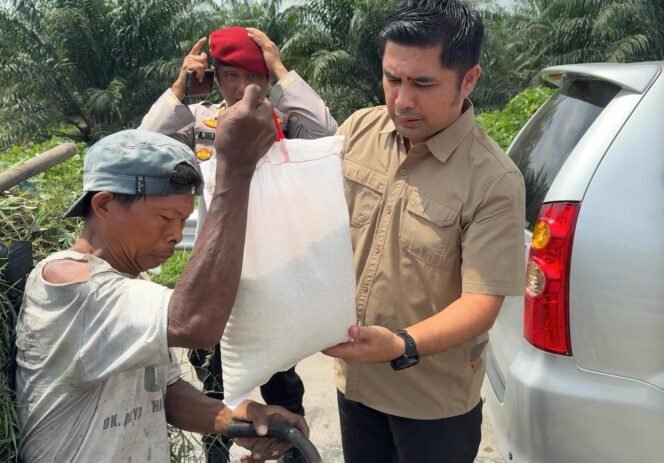 
					Lewat Bantuan Sosial, Satresnarkoba Batu Bara Ajak Masyarakat Jauhi Narkoba