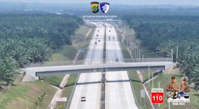 
					Drone Diterbangkan, Lalu Lintas Dipantau dari Langit: Satlantas Batu Bara Cegah Kemacetan Mudik