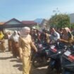 Plt Kepala Dinas Pengendalian Penduduk Dan Keluarga Berencana (DPPKB) Aceh Tenggara dr. Nurlela, M. Ked (PA), Sp.PA , saat memeriksa Aset Kendaraan Dinas.