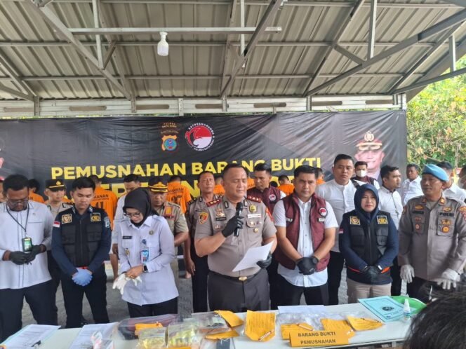 
					Aparat Gagalkan Pengiriman 2 Kg Sabu, Tersangka Disergap di Tol