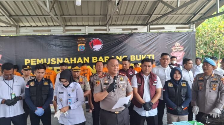 Aparat Gagalkan Pengiriman 2 Kg Sabu, Tersangka Disergap di Tol