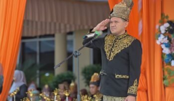 Wakil Gubernur Aceh, Fadlullah, SE menjadi inspektur Upacara Peringatan Hari Jadi Kabupaten Aceh Singkil ke 27 di halaman depan Kantor Bupati Aceh Singkil, 27/4/2026
