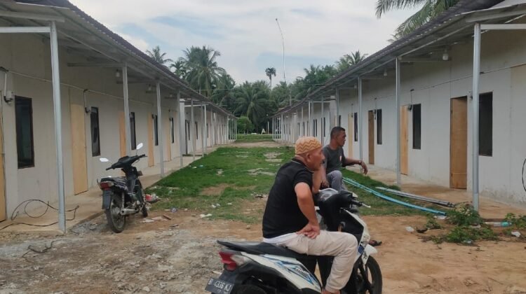 Menguak Huntara Mangkrak di Lhok Puuk: Upah Tukang Tertahan, Korban Banjir Terkatung