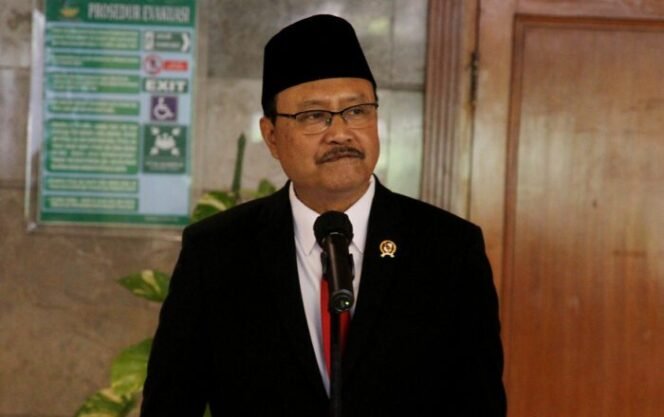 
					Menteri Sosial Saifullah Yusuf.