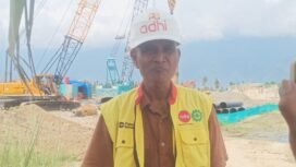 Tasmadi Pelasana lapangan jembatan Pantai Dona di Aceh Tenggara.