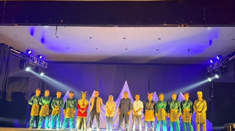 “Bamak Bakamanakan” Bikin Penonton Hening, Luka Pergeseran Adat Minang Naik ke Panggung