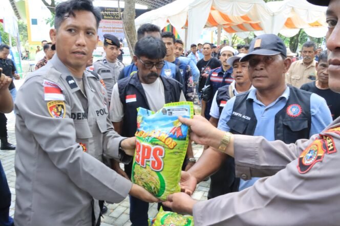 
					Peringatan May Day di Banda Aceh Berlangsung Tertib, Polda Aceh Bagikan 2,5 Ton Beras