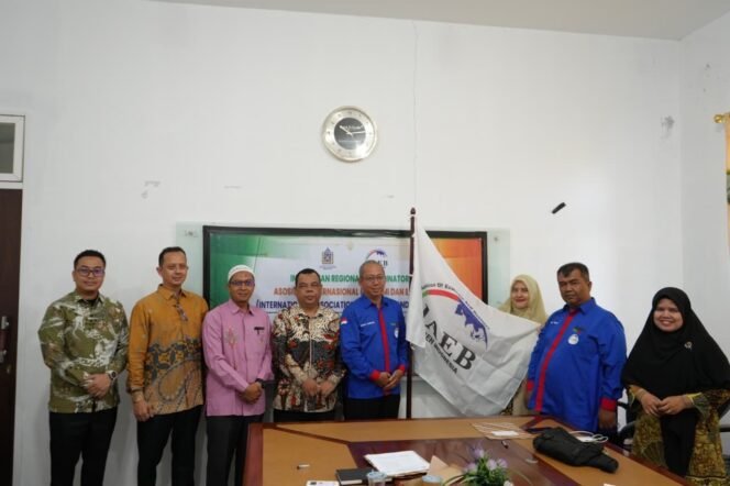 
					Pengurus IAEB Resmi Dilantik, Perkuat Kolaborasi Internasional di Bidang Ekonomi dan Bisnis