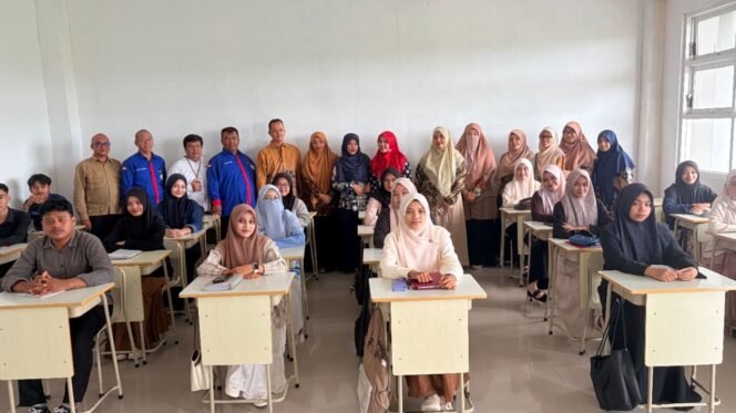 
					Dalam Rangka Menyambut Milad UIN Sultanah Nahrasiyah Lhokseumawe, FEBI Gelar PKM Berkolaborasi dengan IAEB