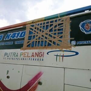 Bus Aceh Tujuan Pekanbaru Dilempari Batu di Labura, Balita dan Ibunya Selamat dari Bahaya