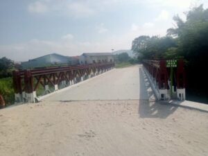 Jembatan bailey Siualuompu Tarutung kolaborasi TNI-Pemkab Taput telah diresmikan. (Marudut)
