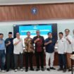 Ketua Umum PWI Pusat, Akhmad Munir didampingi unsur pengurusnya foto bersama dengan Dekan Sekolah Pascasarjana IPB,  Prof Yusli Wardiatno bersama unsur pimpinan lembaga pendidikan tinggi tersebut seusai pembahasan kerja sama program S2 untuk wartawan di Kampus IPB University Baranangsiang, Bogor, Selasa, 2 Juni 2026. (Dok PWI Pusat)
