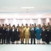 17 pejabat yang dilantik foto bareng Wabup Taput Deni Lumbantoruan.(ist)