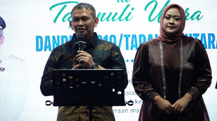 Dandim 0210/TU Letkol Arm.Kiky Hardian bersama istri dalam acara lepas sambut.(Ist)