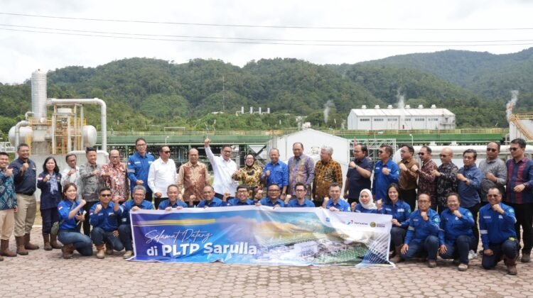 Wamen ESDM dan rombongan, bupati Taput foto bareng dengan pihak management SOL (ist)
