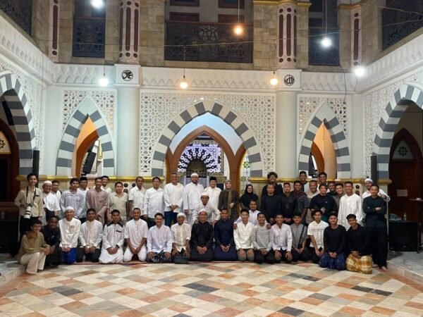 Sambil TC di Jogja, Rombongan Barito Putera Silaturahmi ke Habib Syech di Solo