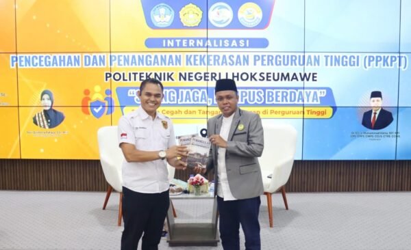 AKP Dr. Boestani Serahkan Buku ke-21 kepada Manajemen PNL di Tengah Sosialisasi PPKPT