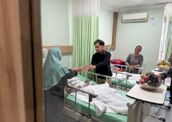 Korban Keracunan MBG di Berastagi Dirujuk ke Jakarta Usai Dijenguk Wapres Gibran
