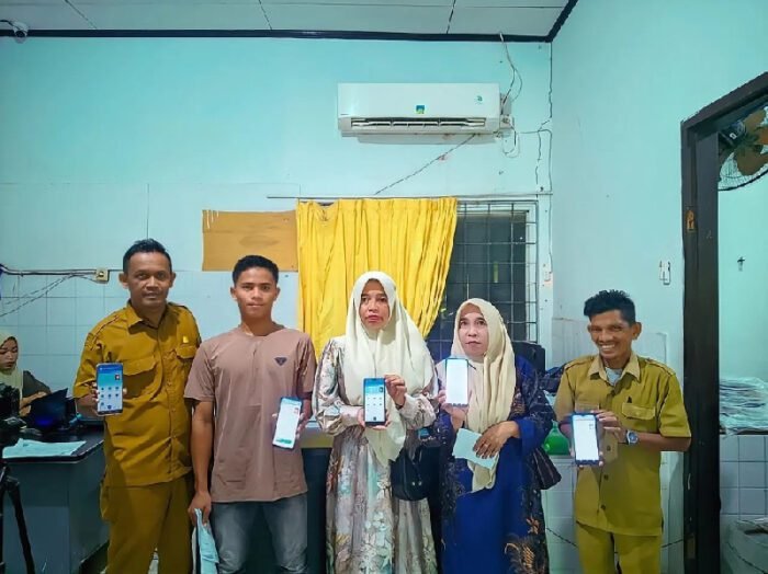 sejumlah warga Kabupaten Aceh Utara telah melakukan aktivasi Identitas Kependudukan Digital (IKD). (Foto: Pemkab Ace Utara)